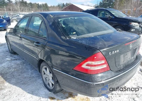 2004 Mercedes-Benz C 240 z USA, uszkodzony, nr VIN WDBRF61J04F532348